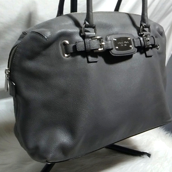 Michael Kors Extra Large Duffle Bag Tote Carry On Bag Gently Used - Picture 3 of 16